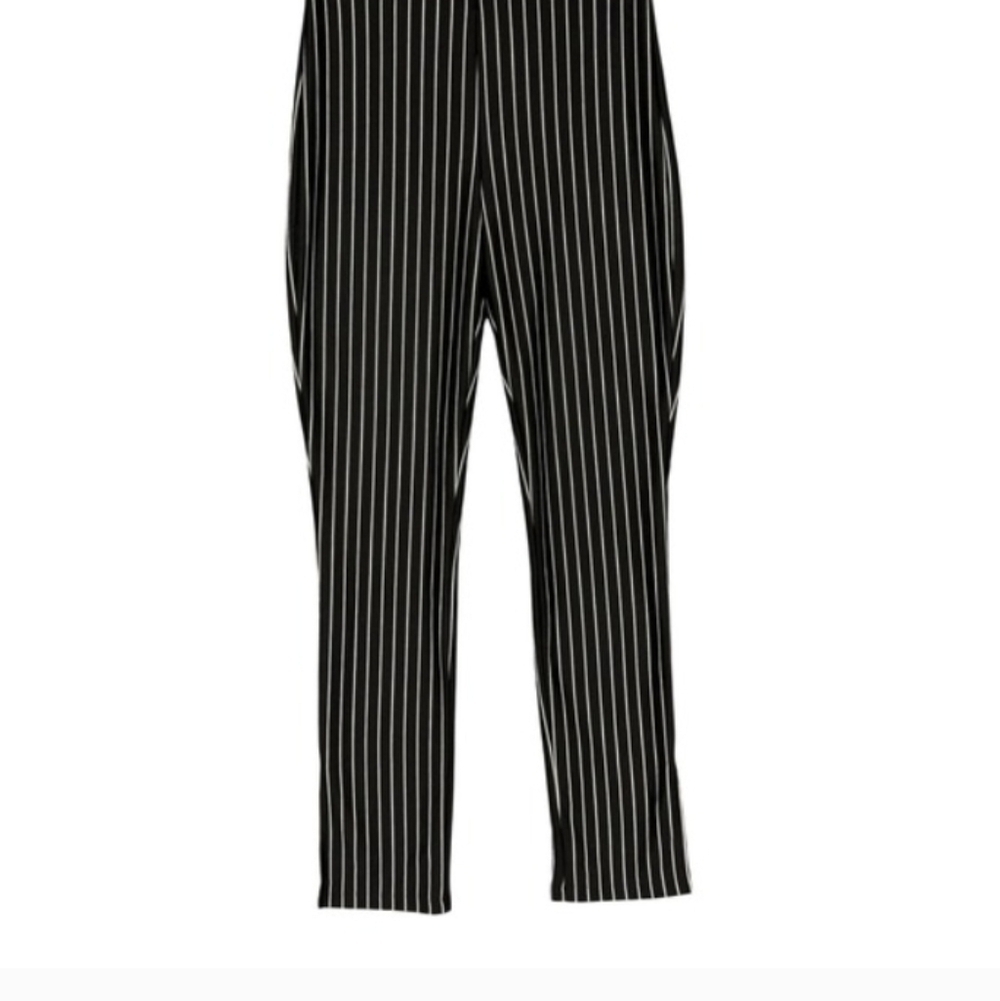 Zara Pin Stripped Tailered Capri Pants Zara Pin Stripped Capri Pants